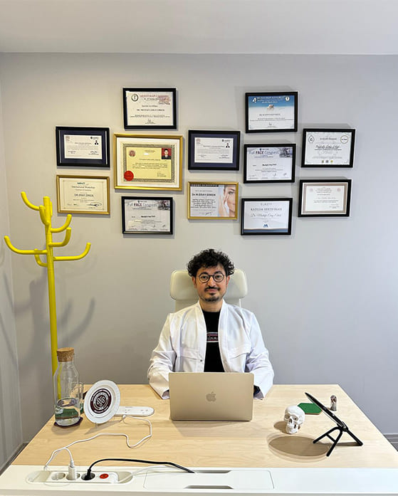 Dr Mustafa Eray Erkek